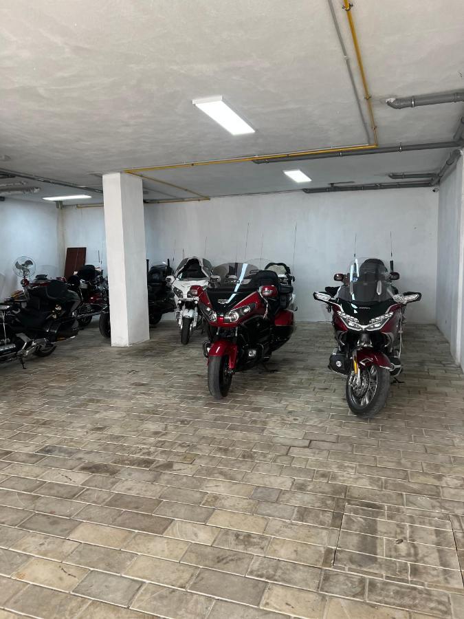 Mervin Hotel Krujë Zewnętrze zdjęcie