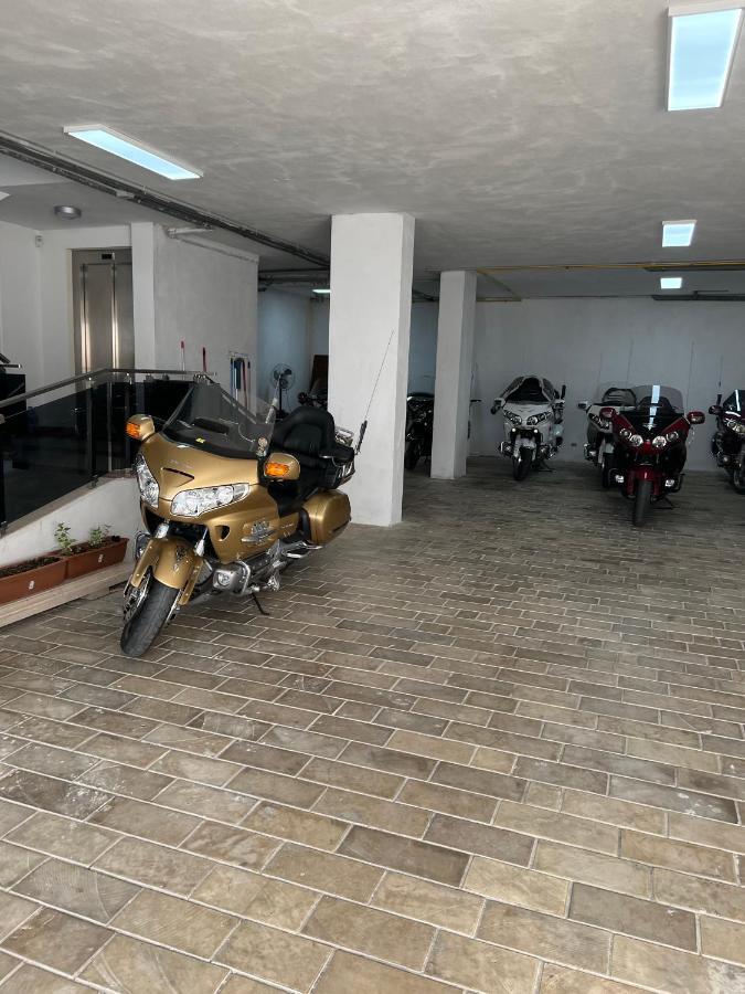 Mervin Hotel Krujë Zewnętrze zdjęcie