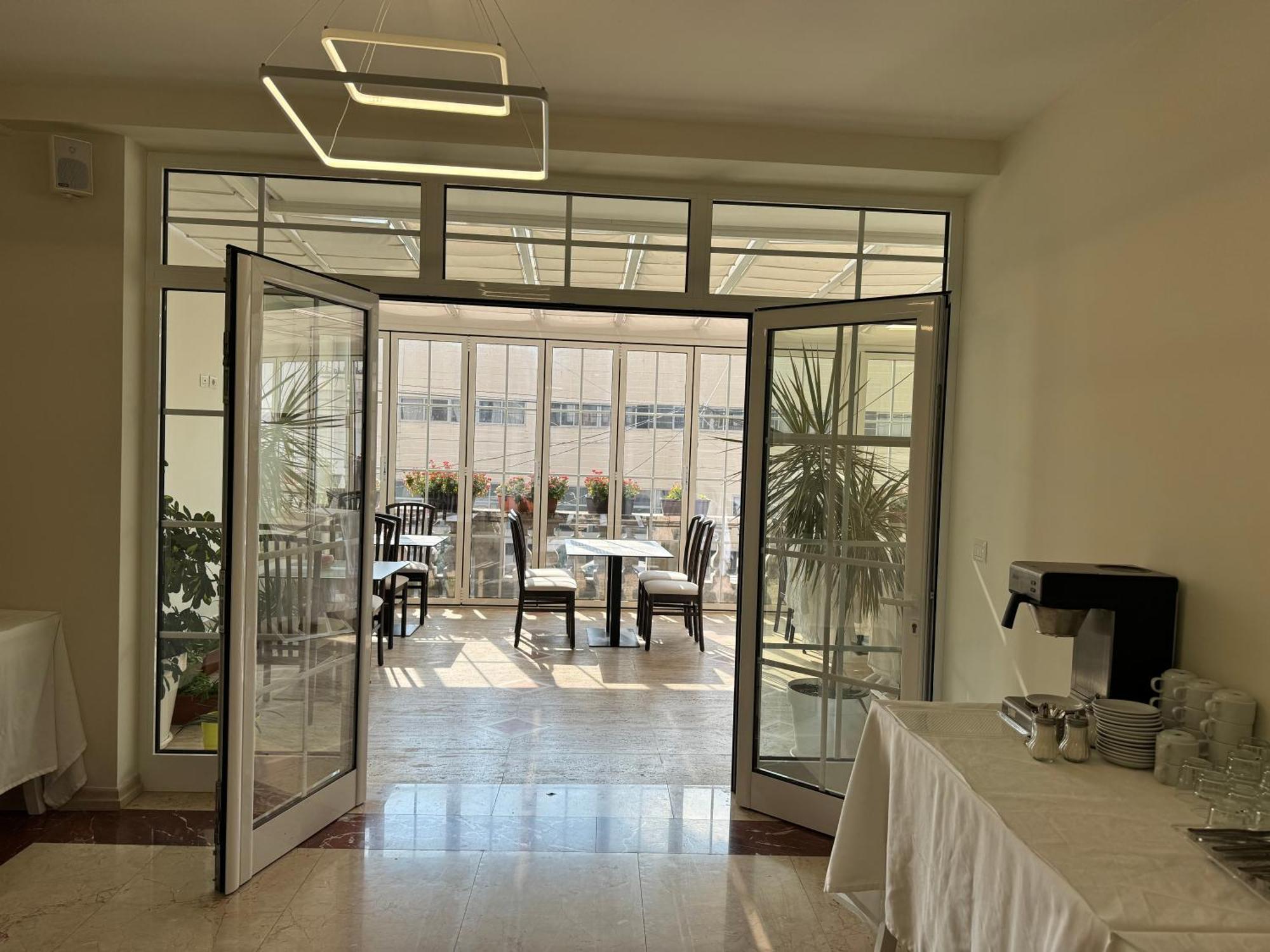Mervin Hotel Krujë Zewnętrze zdjęcie
