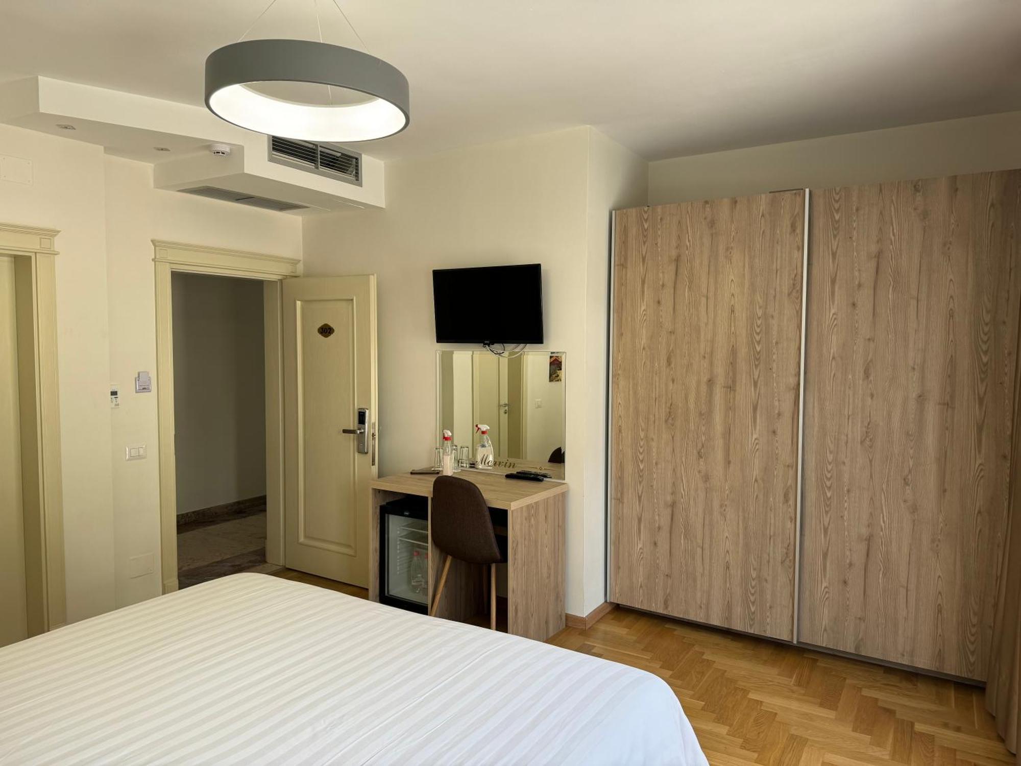 Mervin Hotel Krujë Zewnętrze zdjęcie