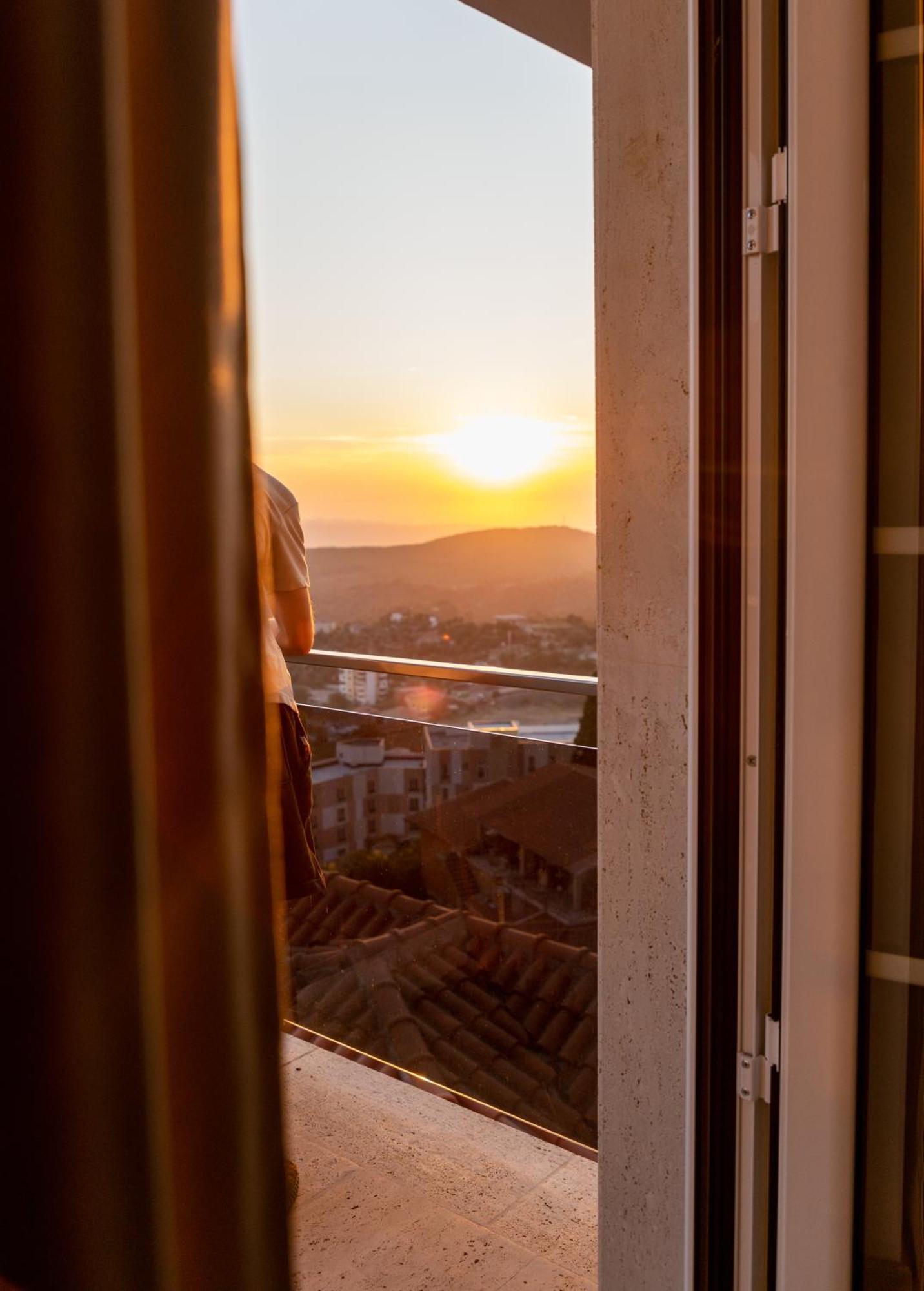 Mervin Hotel Krujë Zewnętrze zdjęcie