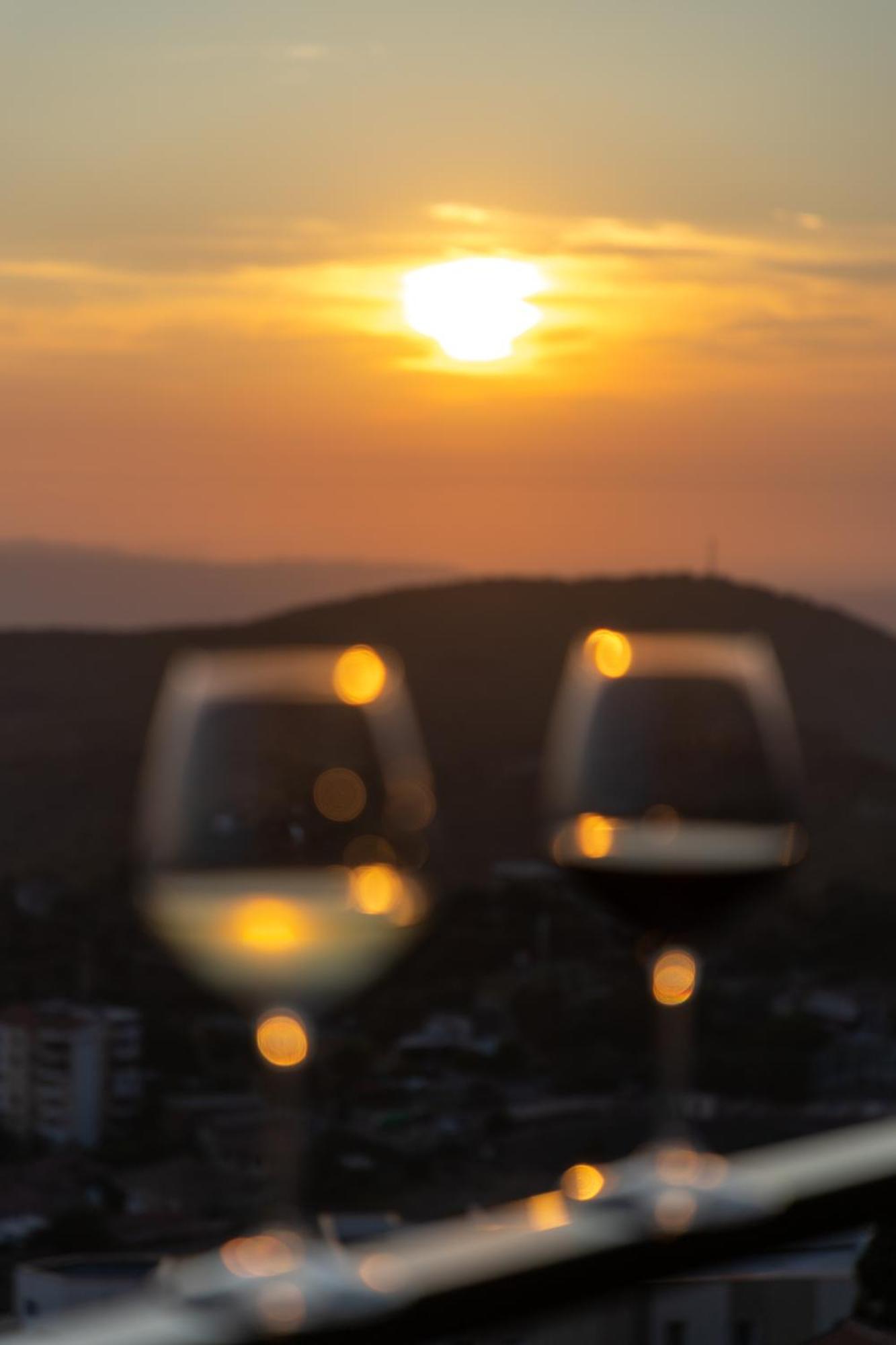 Mervin Hotel Krujë Zewnętrze zdjęcie
