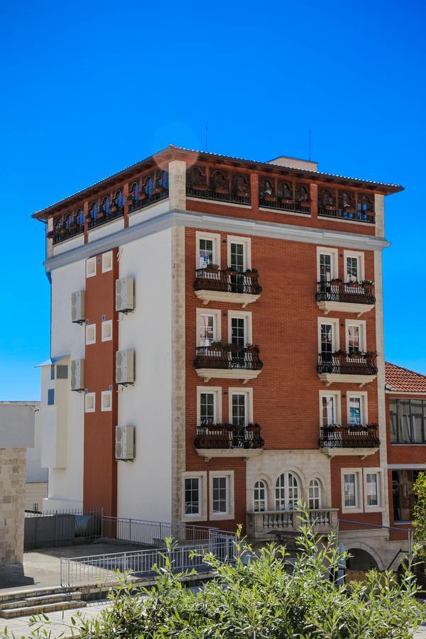 Mervin Hotel Krujë Zewnętrze zdjęcie