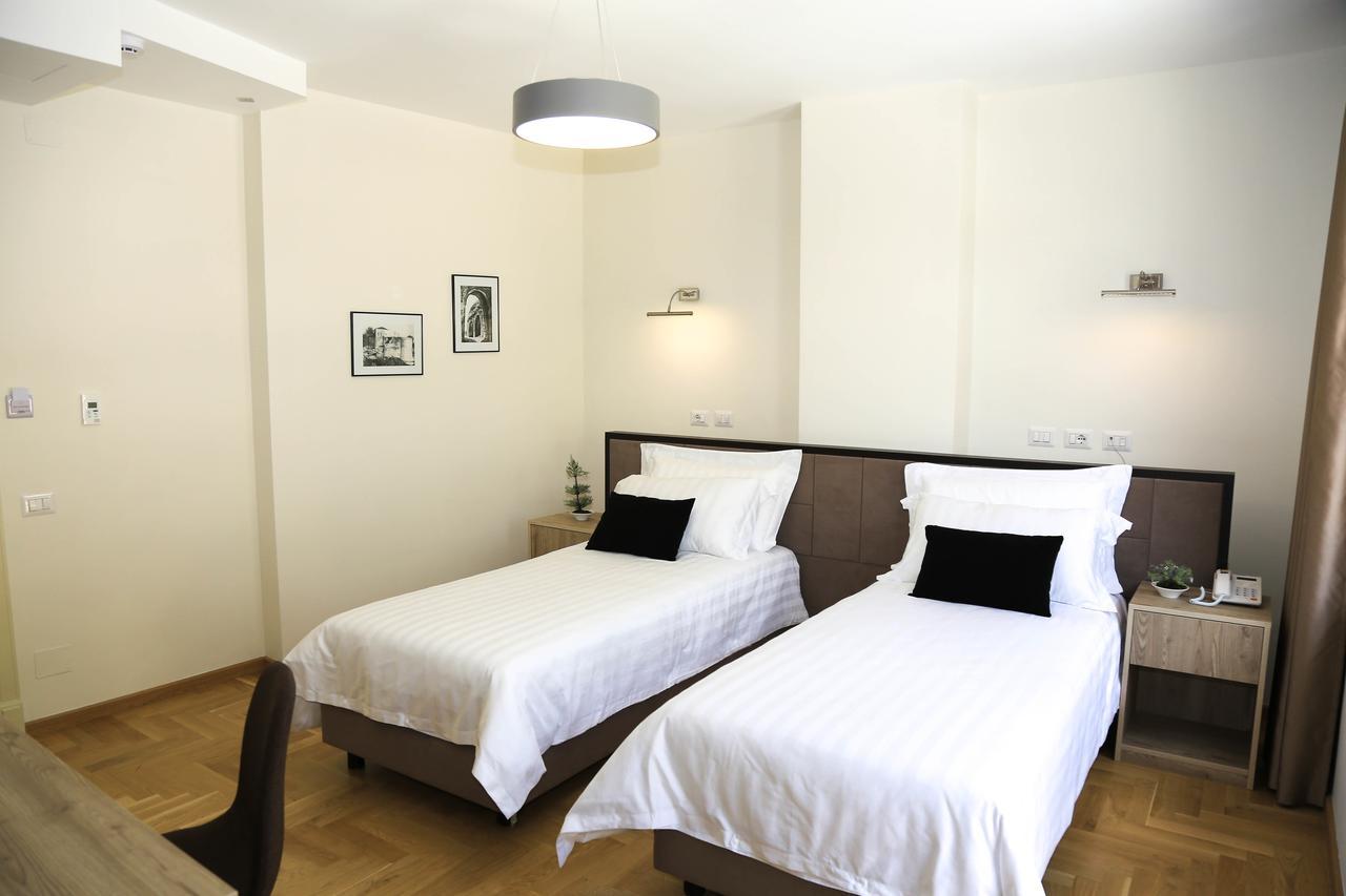 Mervin Hotel Krujë Zewnętrze zdjęcie