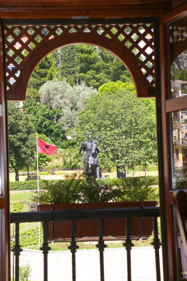 Mervin Hotel Krujë Zewnętrze zdjęcie